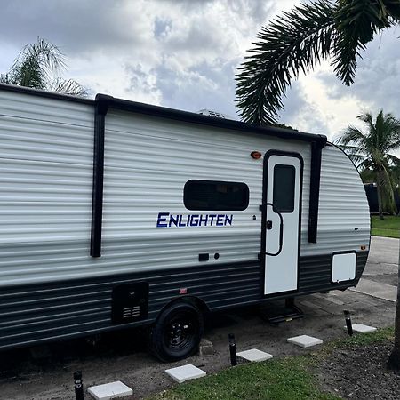 フォート・ローダーデール Cozy Rv Trailerヴィラ エクステリア 写真